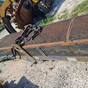 Loading conveyor for Vermeer T555