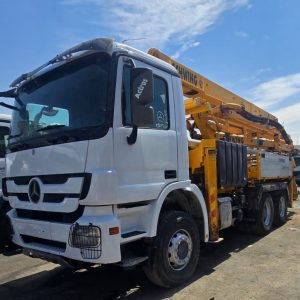 Used Concrete mobile pump Schwing-Stetter 28X