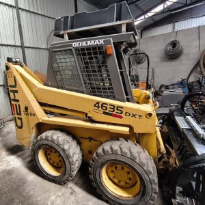 Chargeuse sur pneus d'occasion Gehl SL4635T
